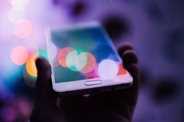 Ele me bloqueou e sumiu: imagem de um celular